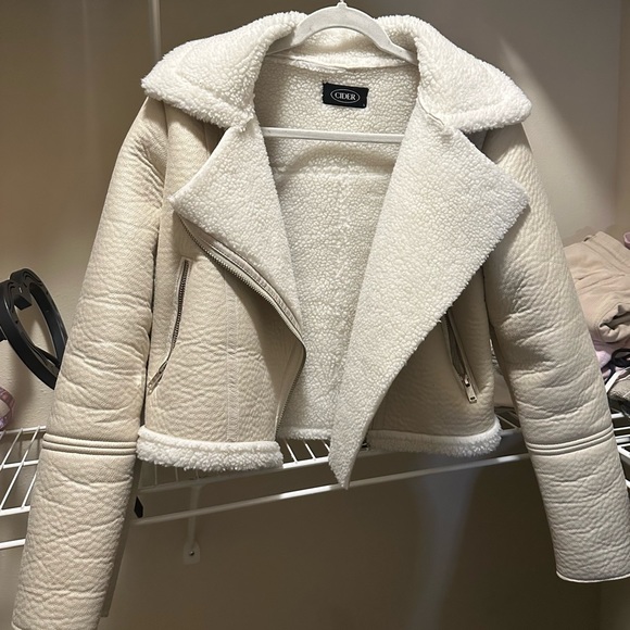 CIDER Faux Shearling Solid Contrasting Collar Jacket - Picture 2 of 10